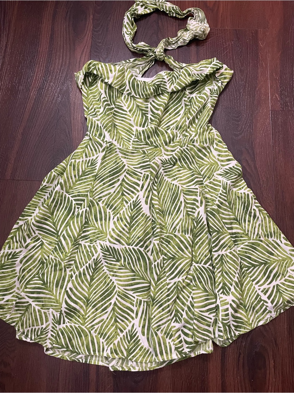 Aakaa Tropical Palm Leaf Ruffle Halter Mini Dress-Green & White (Large)